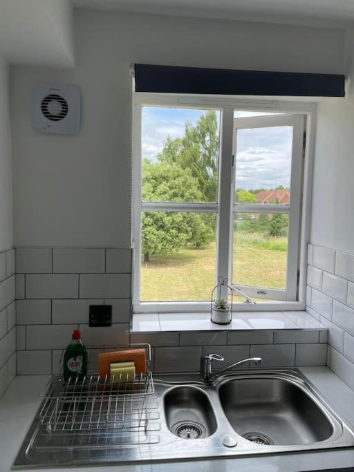 Grays Serviced Apartment Stifford Exterior photo